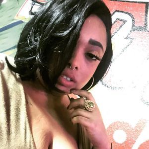 Meet your Posher, Simone